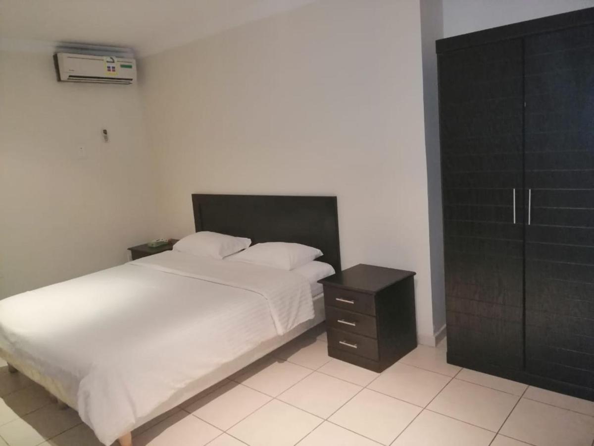 Al Aziziyah Hotel And Suites Khamis Mushait Exterior photo